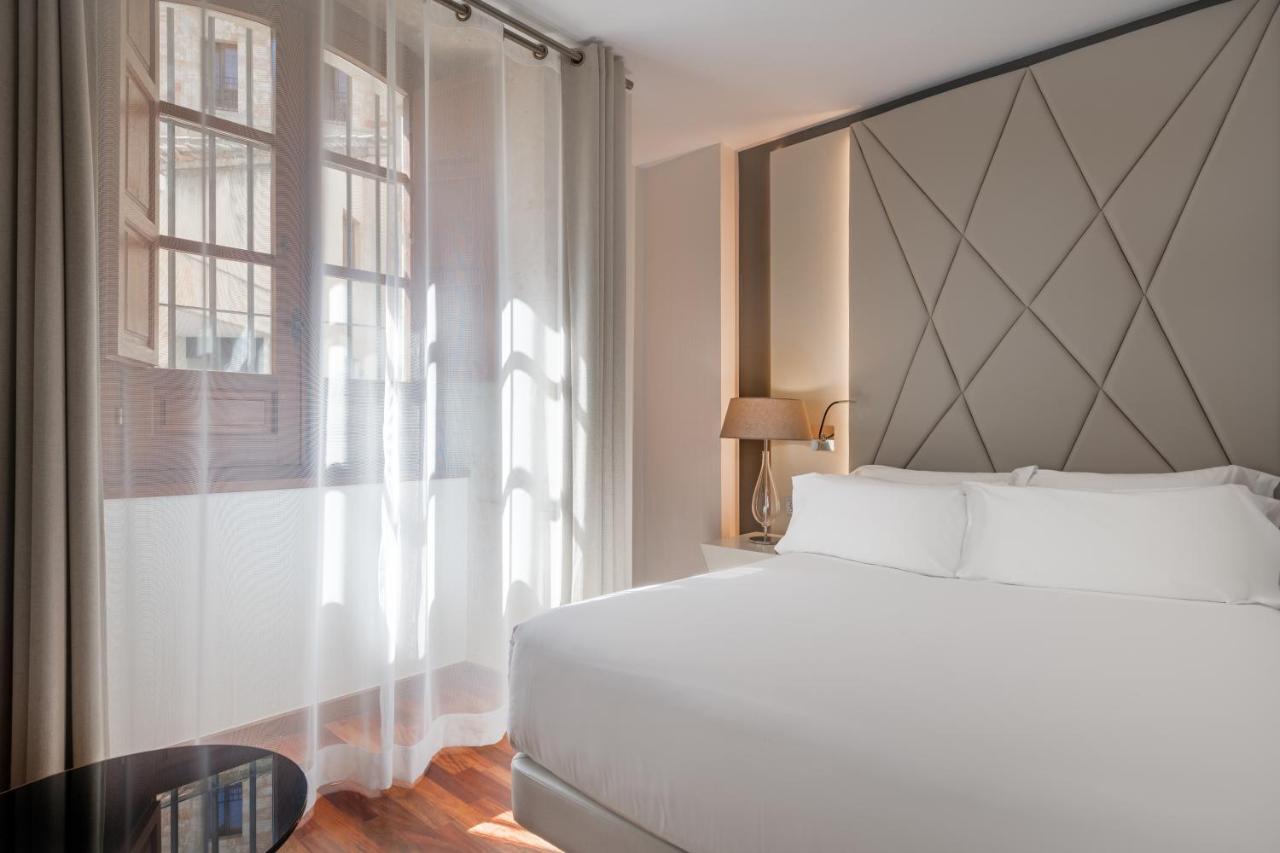 เอ็นเอช คอลเลคชั่น ซาลามังกา ปาลาซิโอ เด กาสเตยาโนส Hotel ภายนอก รูปภาพ
