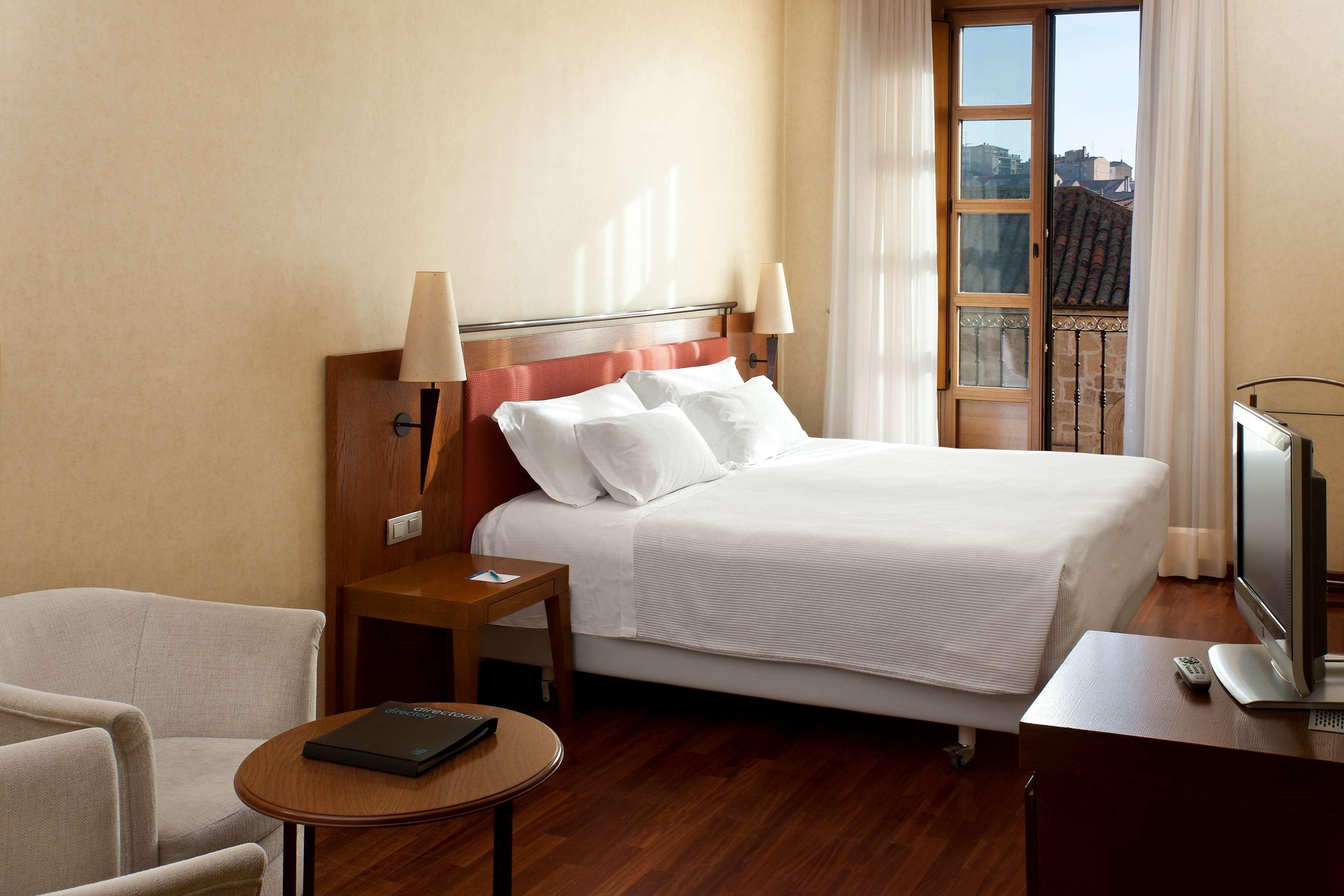 เอ็นเอช คอลเลคชั่น ซาลามังกา ปาลาซิโอ เด กาสเตยาโนส Hotel ภายนอก รูปภาพ